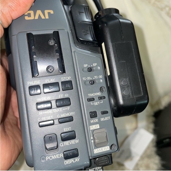 Vintage 1992 JVC Black Video Camera with Red Strap NOT TESTED - Picture 7 of 7